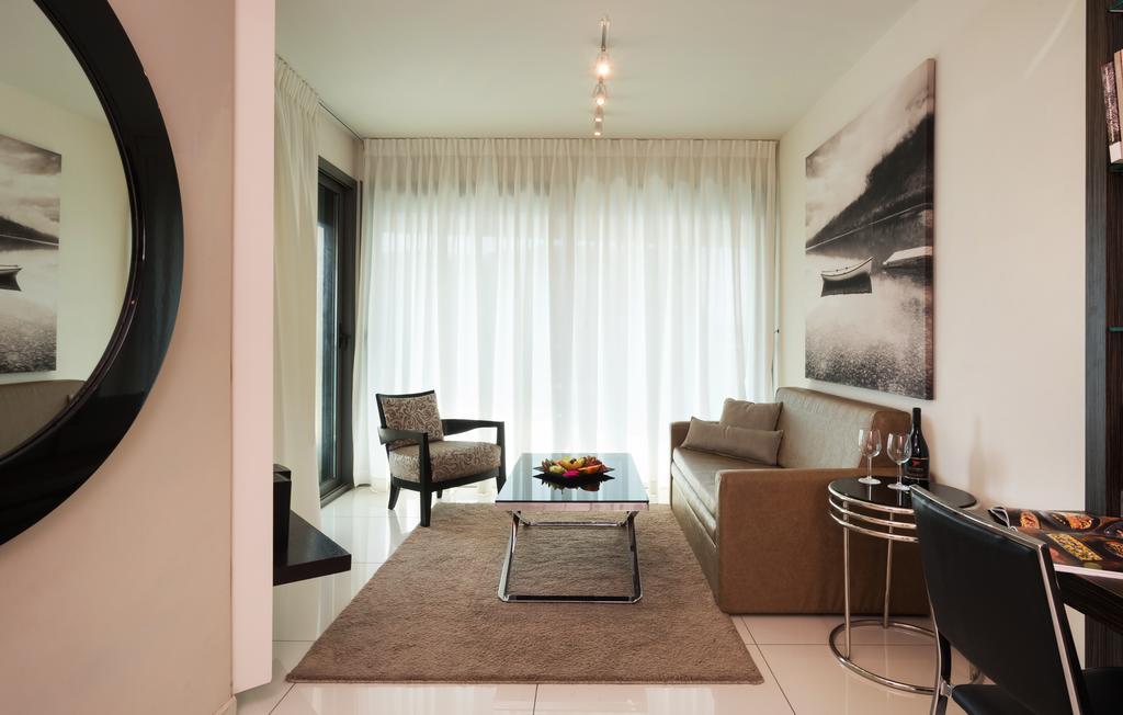 Play Hatzuk Beach Tel Aviv Kamer foto